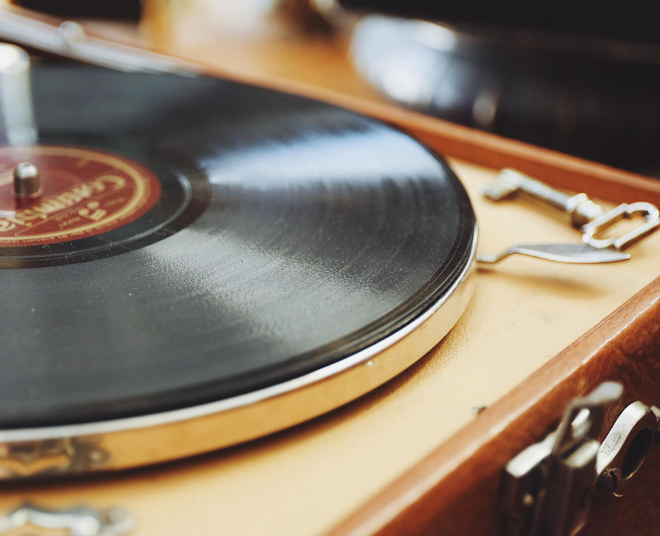 Vinyl record player music shuffle