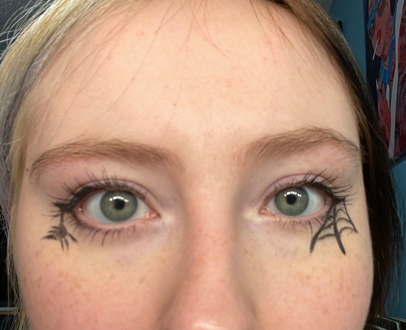 Spider-web Eyeliner Tutorial 